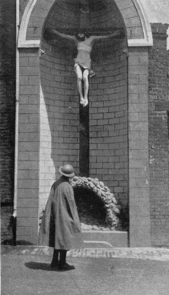 ALONG THE ROAD TO LILLE ALONG THE ROAD TO LILLE