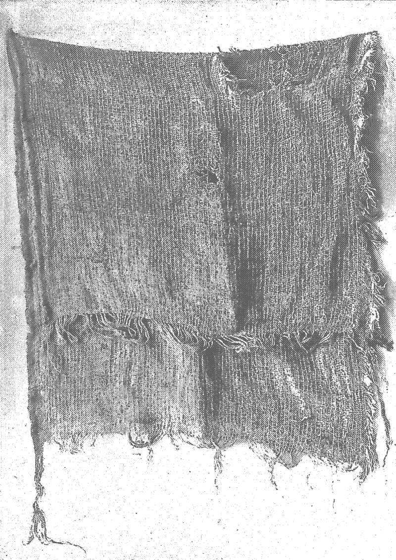 MANTLE OR SKIRT OF LIGHT-COLORED STUFF.