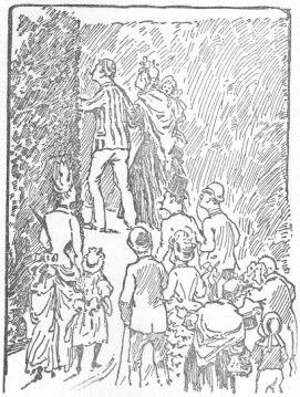 People at Hampton Maze People at Hampton Maze