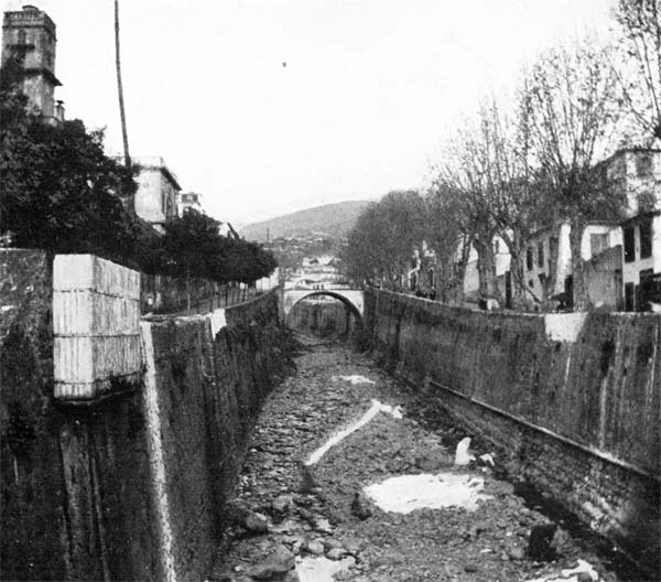 THE WOMEN WERE WASHING CLOTHES. THE WOMEN WERE WASHING CLOTHES.