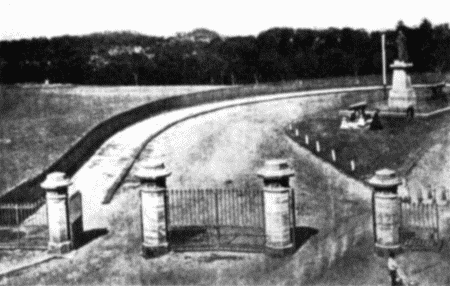 Entrance to Domain Entrance to Domain, Sidney—Hyde Park.