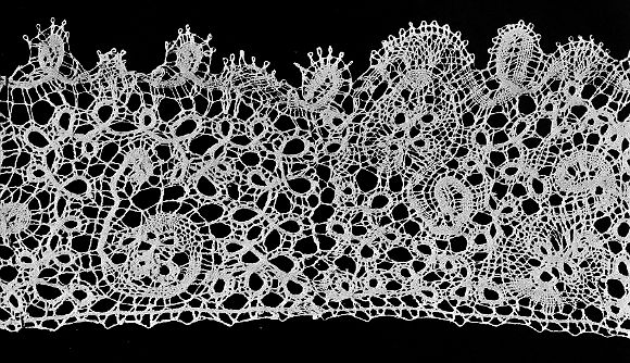Klöppelspitzen in getrennter Ausführung